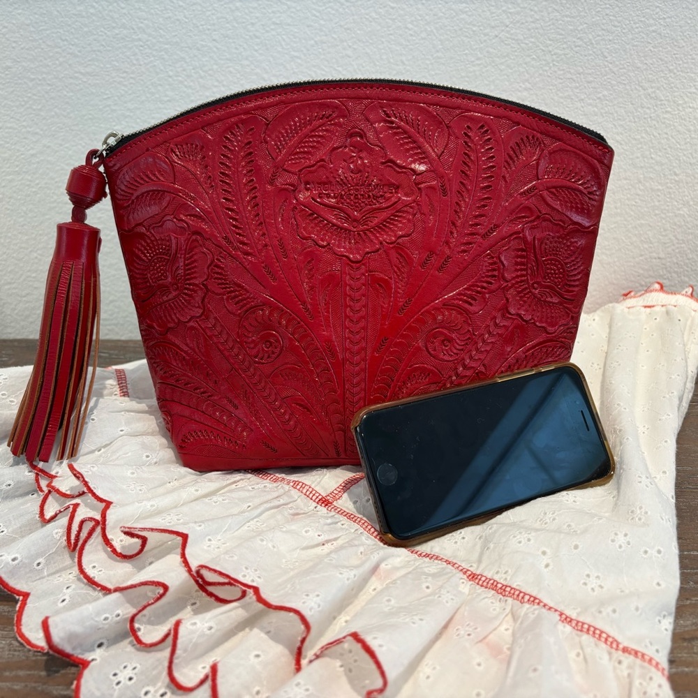 Carolina Crowley NWOT Western Red Leather Tooled Chunky Tasseled Zippered Clutch - Picture 2 of 7